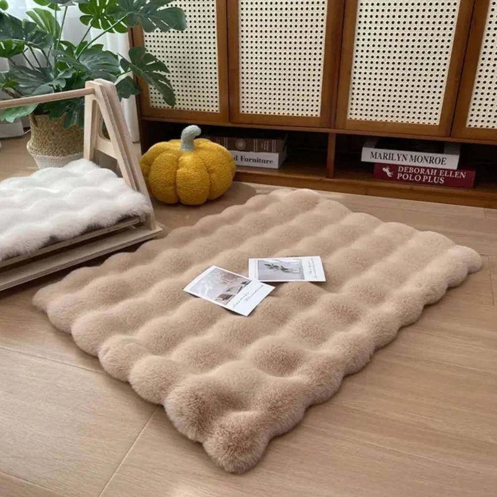 Faux Fur Pet Mat, Plush Non-Slip Microfiber