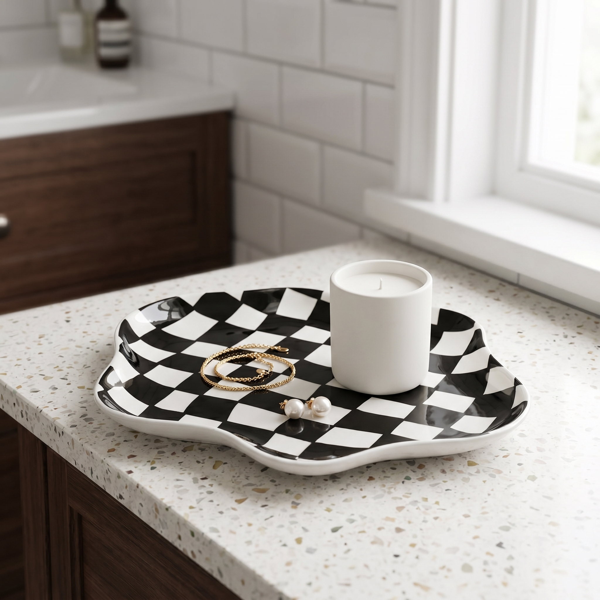 Checkered Ceramic Tray, 23 cm Diameter, Olive or Black