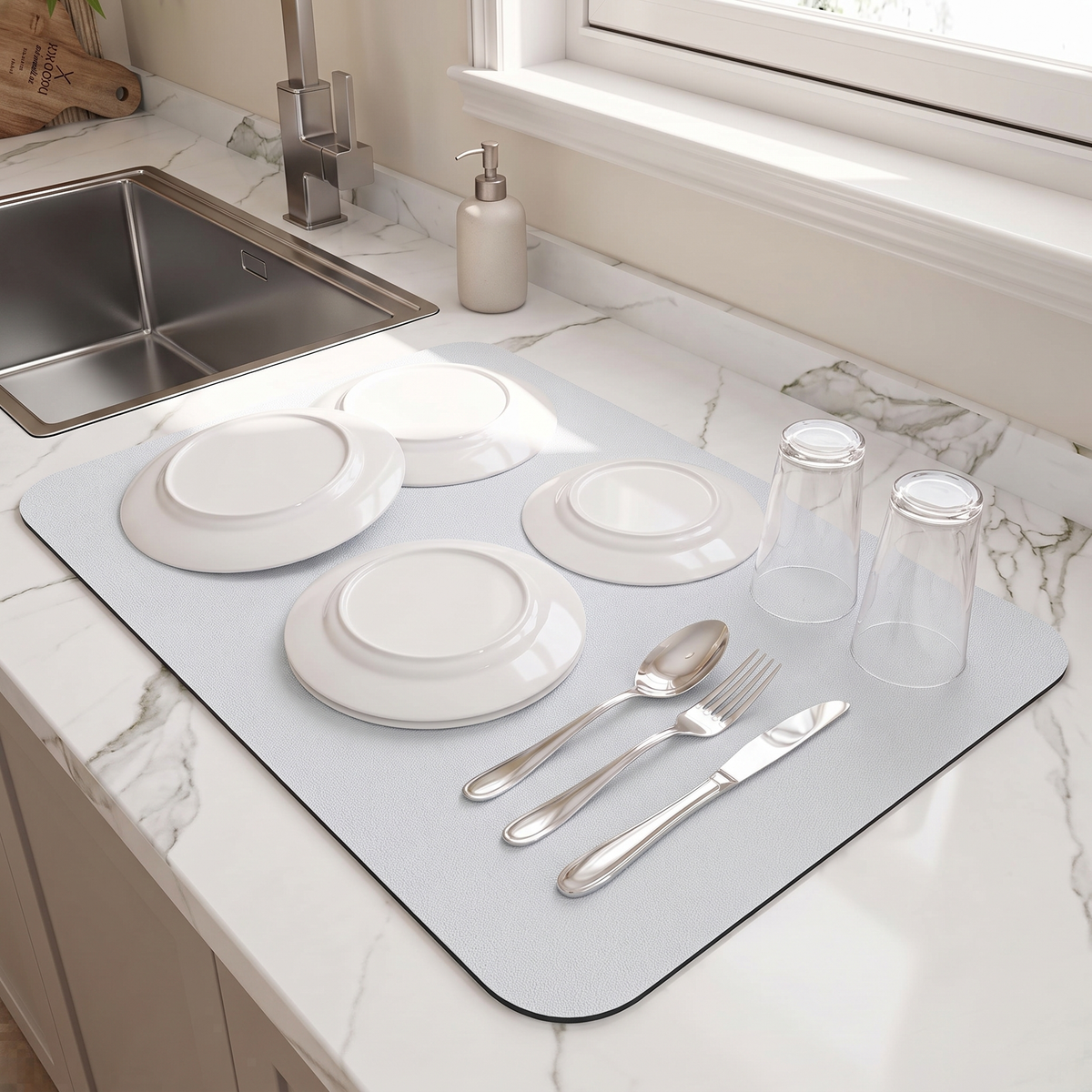 White dish drying mat