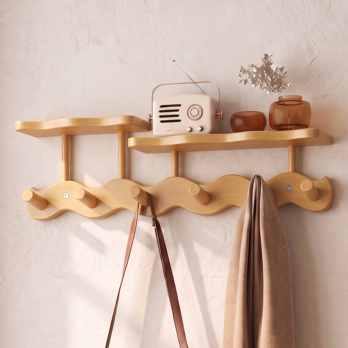 Sonja wall rack in oak with six pegs and two shelves