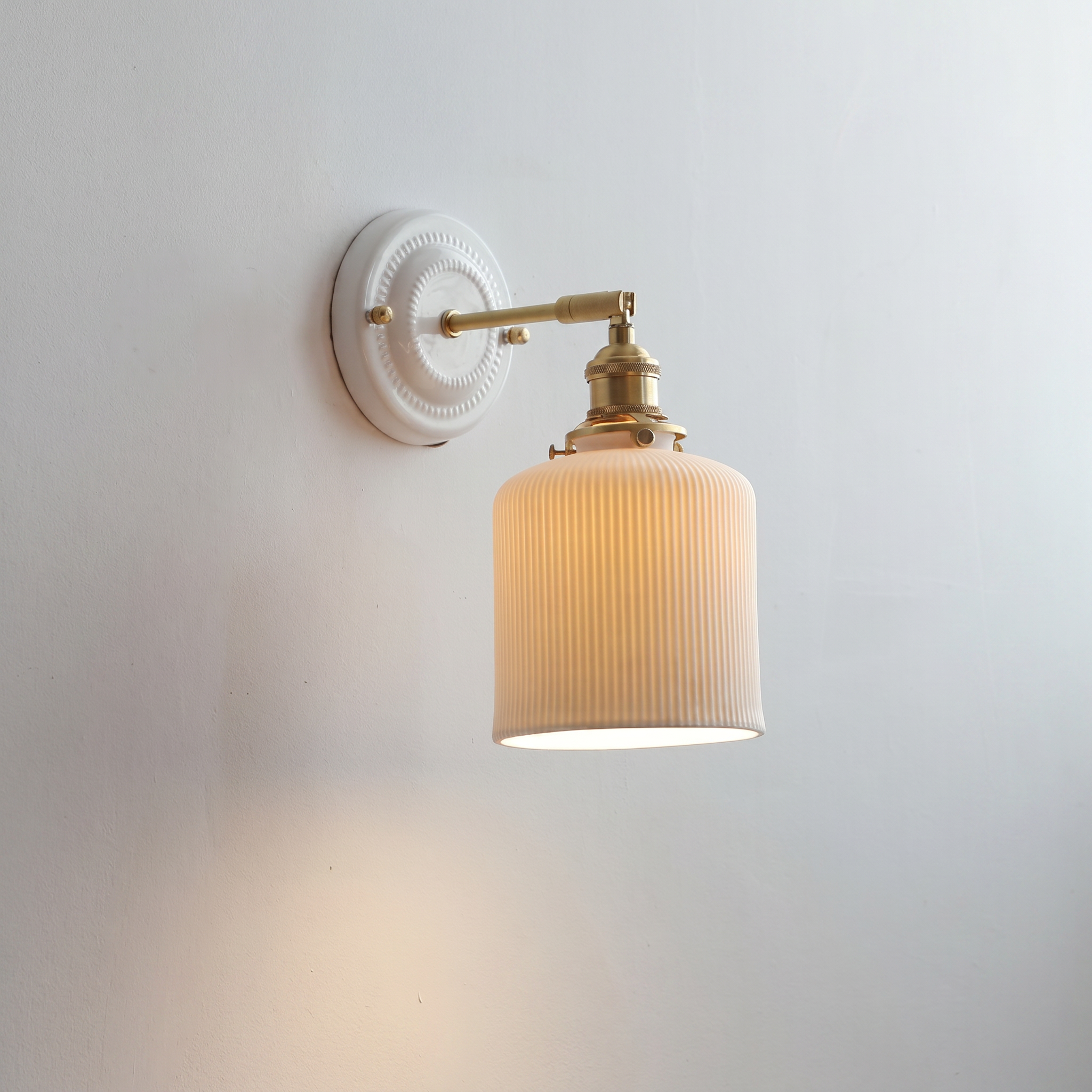 Vintage Ceramic Brass Wall Sconce, E26, 11 Designs, 100-240V
