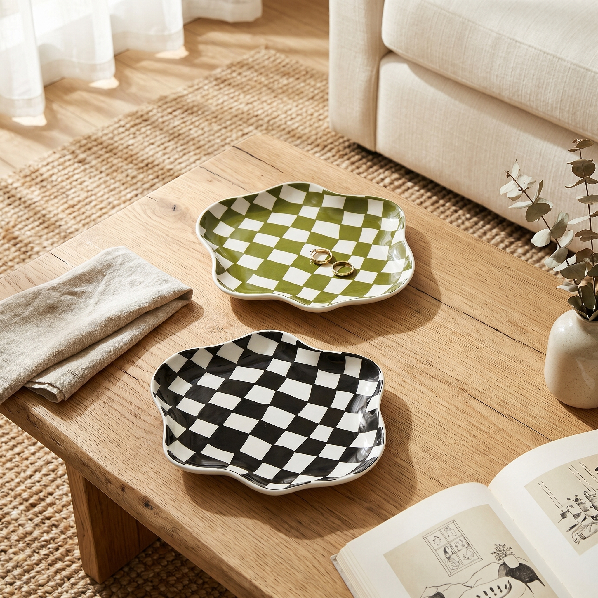 Checkered Ceramic Tray, 23 cm Diameter, Olive or Black