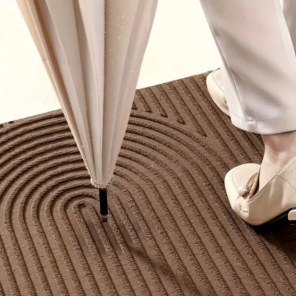 Curved Thread Line Door Mat, Ribbed Low-Profile