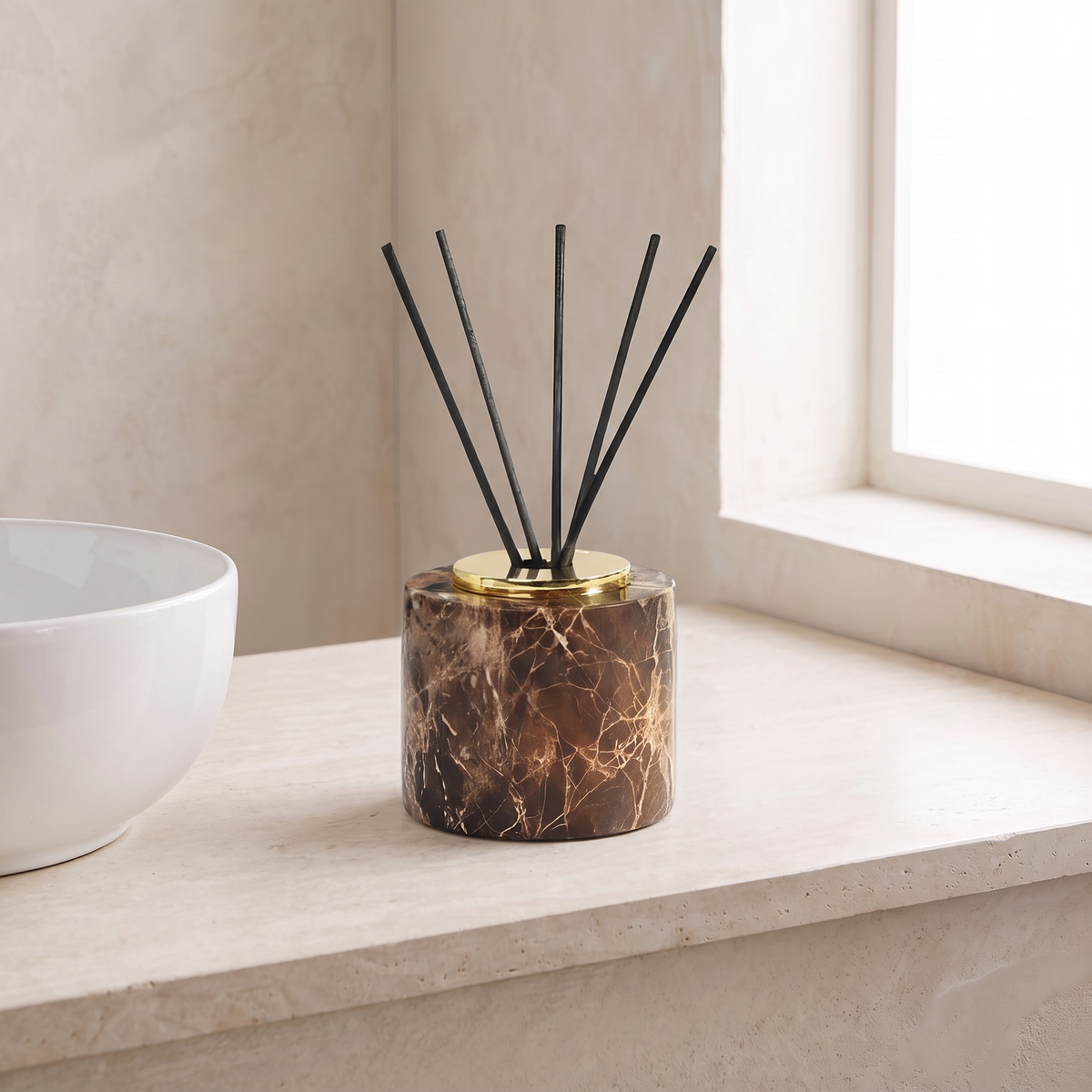 Emperador marble diffuser, round, gold