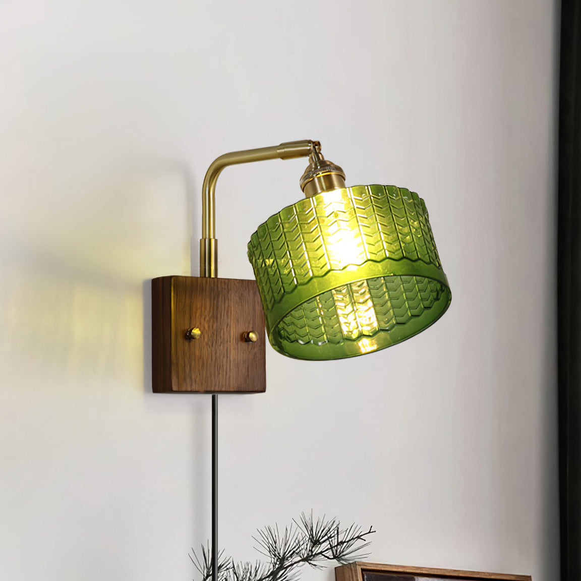Juniper Plug-In Wall Lamp, Fish-Scale Glass, Brass
